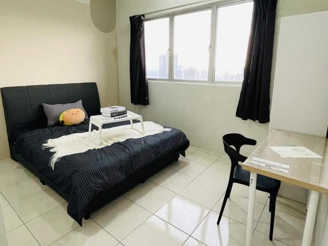 [BUKIT JALIL] Available Master Room For Rent in Female Unit / Mixed Gender Unit