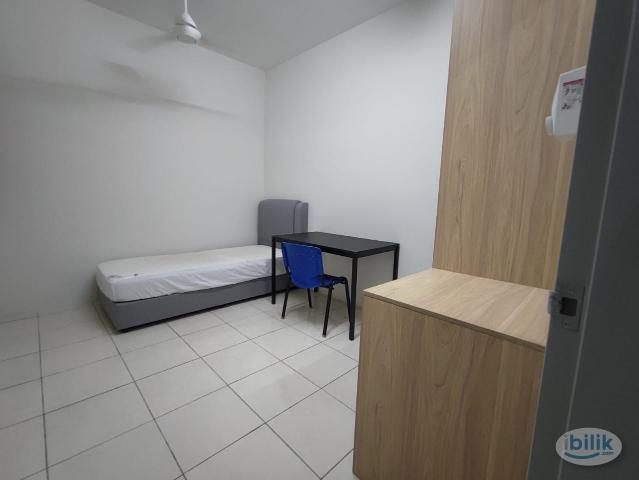 Bukit Jalil Lady room near LRT