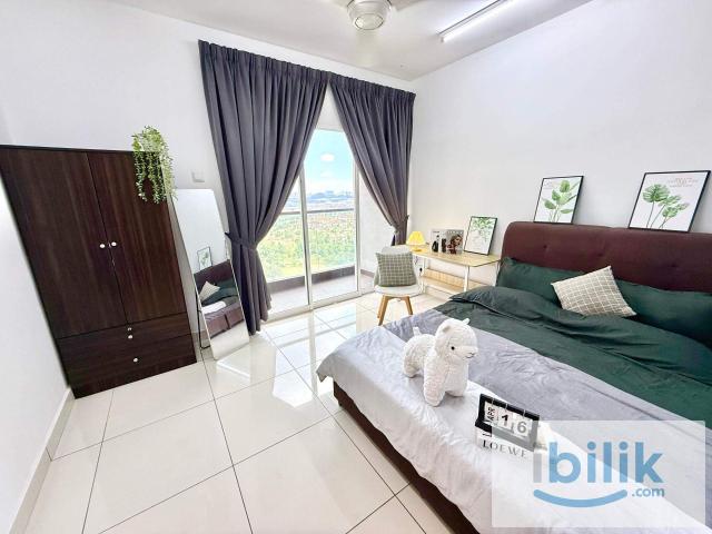 Bukit Jalil Room with Private Balcony Close to Pavillion Bukit Jalil