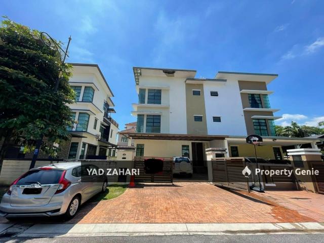 Bukit Jelutong Heights, Shah Alam | 3 Storey Semi D 7 6+1 Rooms | RM1.68M Next To Guthrie & NKVE Highway, Privacy Environment and with Extra Land
