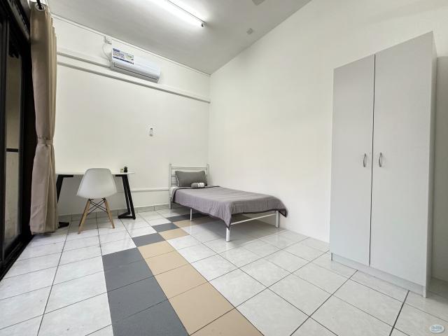 Bukit Mewah Paradigm Mall Big Single Aircon Room for Rent