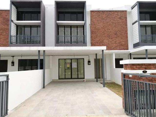 Bukit Minyak Utama Superlink 2sty Terrace Long Car Pouch