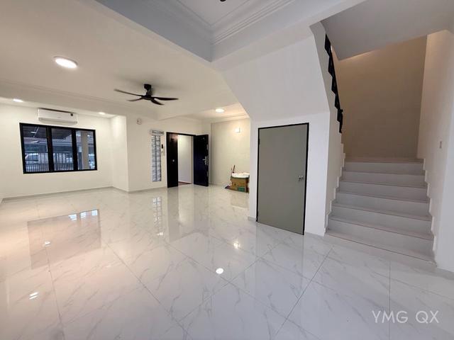 Bukit Raja Mutiara Klang 2 Storey With Aircon table top For Rent