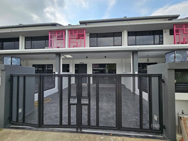 Bukit Raja Klang Lumira 2 Storey House