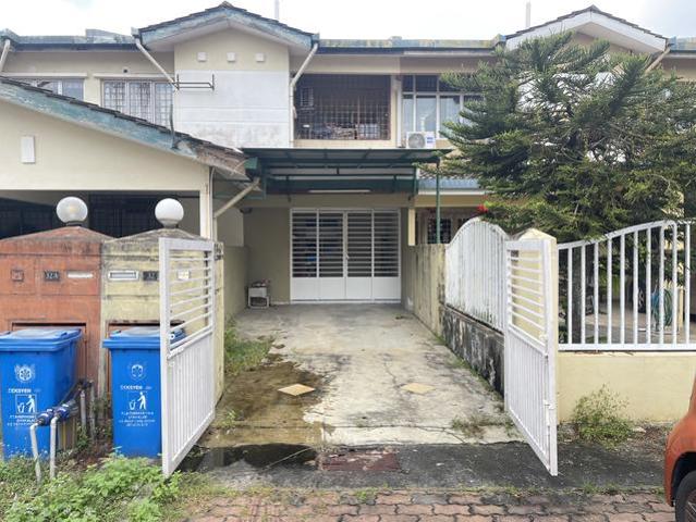 Bukit Rimau Townhouse