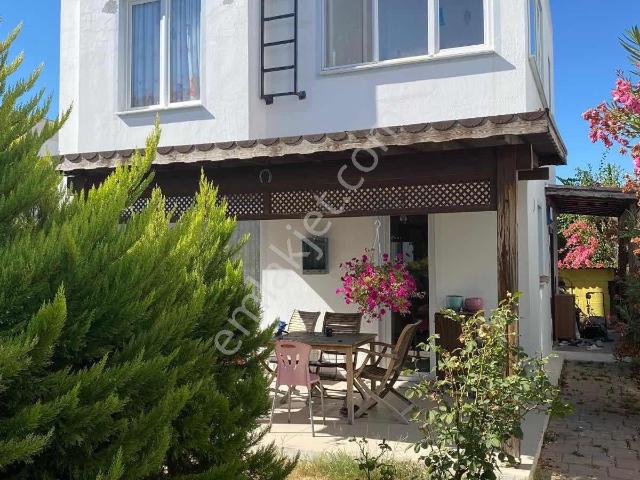 Bulut Villas Dan Bodrum Turgutreis Merkezde Mustakil Bahçeli 3+1