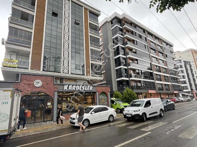 Bulut Emlak bulvara Cephe Eşyalı Kiracılı İskanlı 1+1 Daire