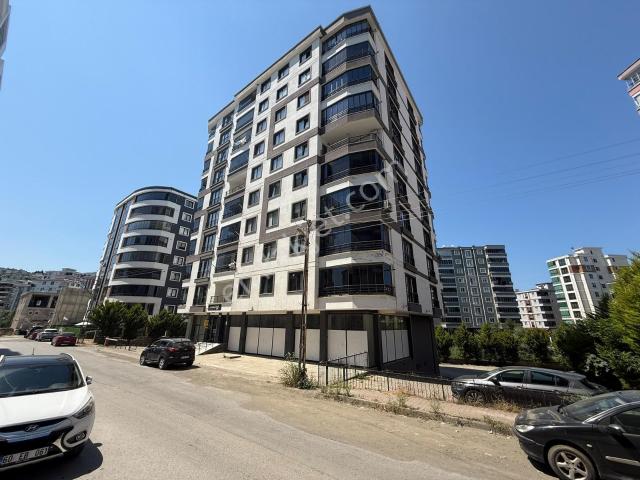 Bulut Emlaktan Kiralık 3+1 Atakent'te Bulvara 2. Bina