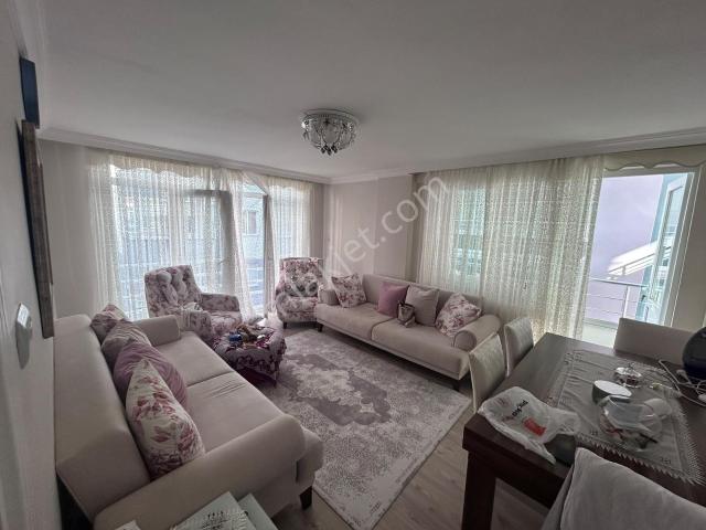 Bulut Emlak'tan Ömürevleri Tramvay Yanı 2+1 Eşyalı Kiralık Daire
