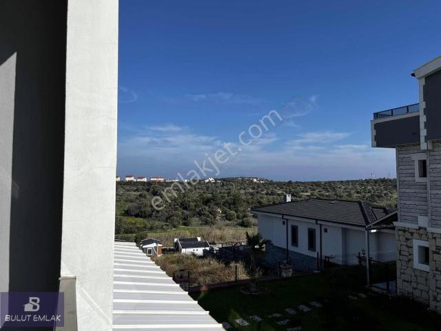 Bulut Emlak'tan Satılık Deniz Manzaralı Tripleks Villa