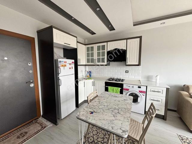 Bulvar Üzeri Ultra Lüx 1+1 Cam Balkonlu Eşyalı Az Katlı Kaçmaz