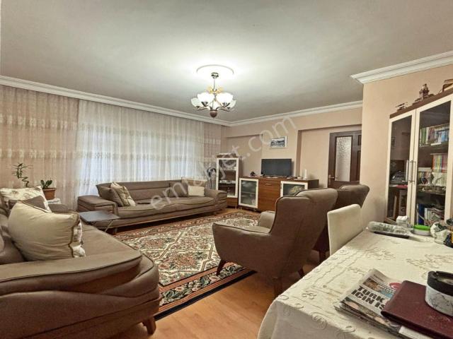 Bulvar'dan Cadde Üstü, Merkezi Lokasyon'da 3+1 Satılık Daire!