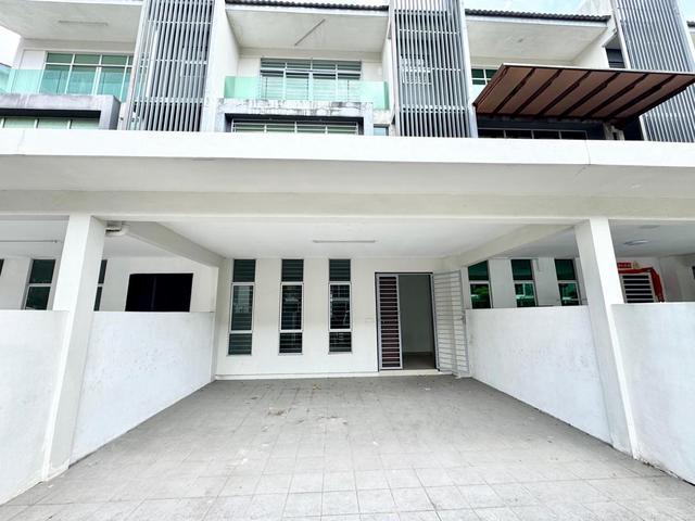 Bulanan 2700 100 Loan 3 Storey 7r7b Bangi Avenue Seri Putra