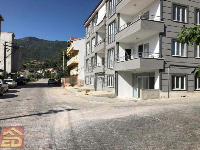 Buldan Pehlivan Kavşağı Yakını Satılık 260 M² Dükkan