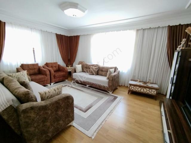 Bülent Yılmazdan Yunusemre Mah.3+1 Satılık 2.kat Daire