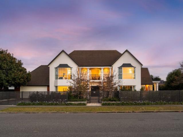 Burwood, 4 bedrooms