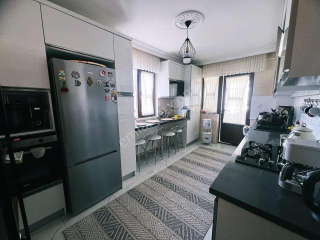 Burç Ve Pamuklar Sınırı Kızılcahamam Cadde Üstü Ful Yapılı 5+1