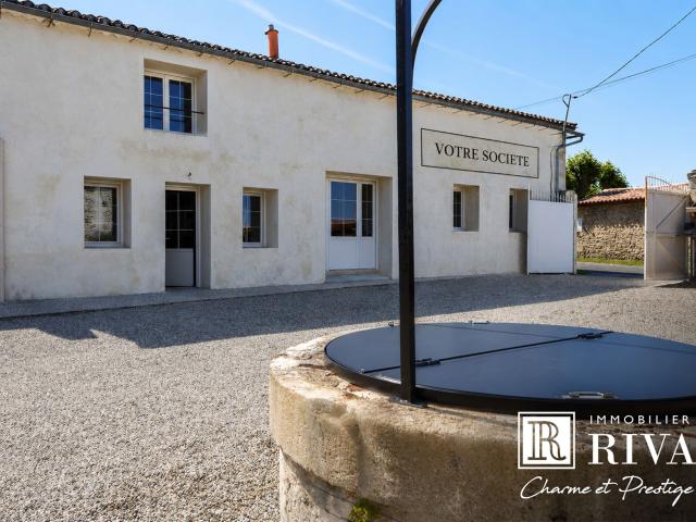 BUREAUX A LOUER 138.50 m2 DANS UNE AILE DE CHATEAU