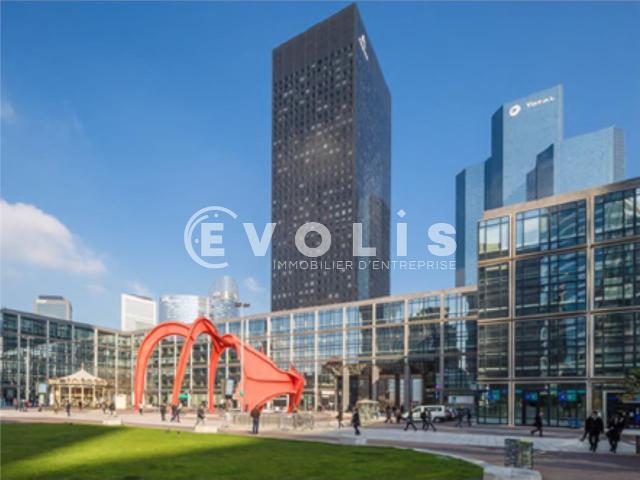 Bureaux à louer Courbevoie La Défense Proche transports en commun