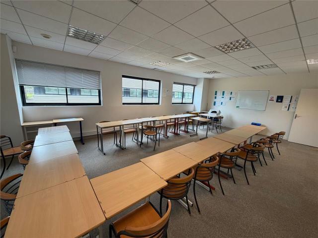 Bureaux à louer Compiègne Parc tertiaire accessible