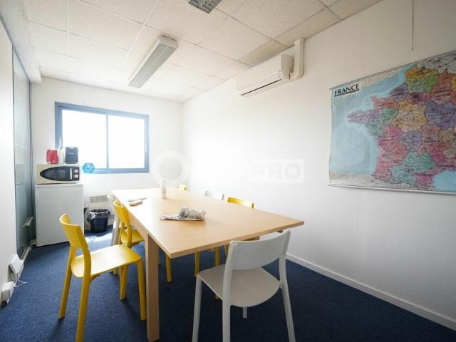 Bureaux à louer Chassieu Proche D148 et E15