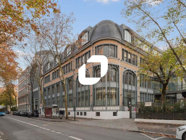 Bureaux à louer Clichy Métro ligne 13 14 et axes routiers