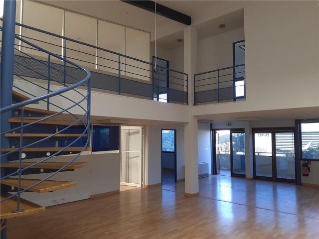 Bureaux à louer Bayonne Plateau lumineux et mezzanine climatisée