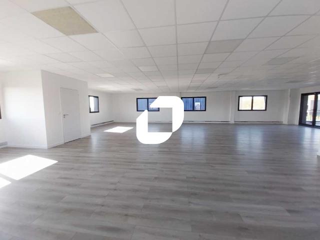 Bureaux à louer Gazeran Proche N10, bus et gare Rambouillet