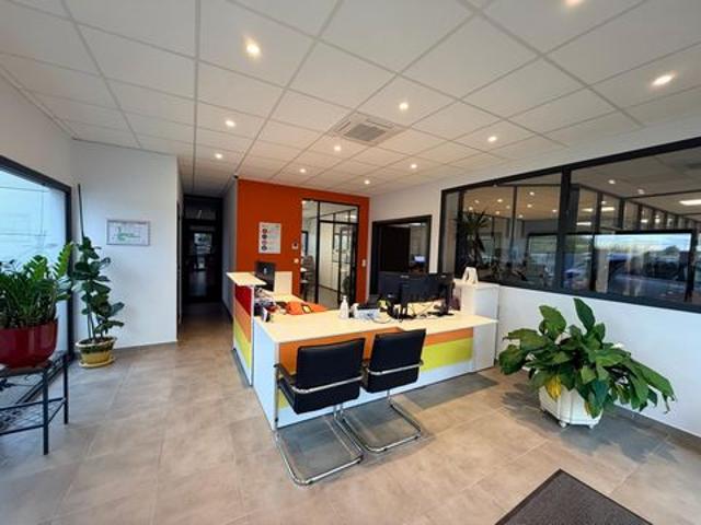 Bureaux à louer dans une zone industriel prisée