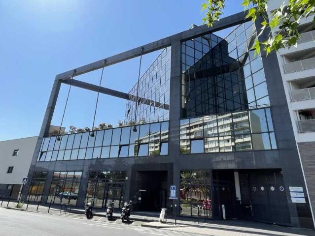 Bureaux à louer Ivry sur Seine Métro 7, Tram et RER C