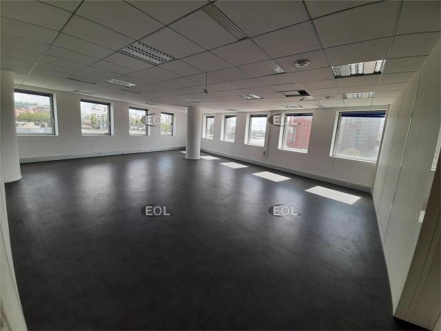 Bureaux à louer Ivry sur Seine Proche Charenton et Paris, accès A4