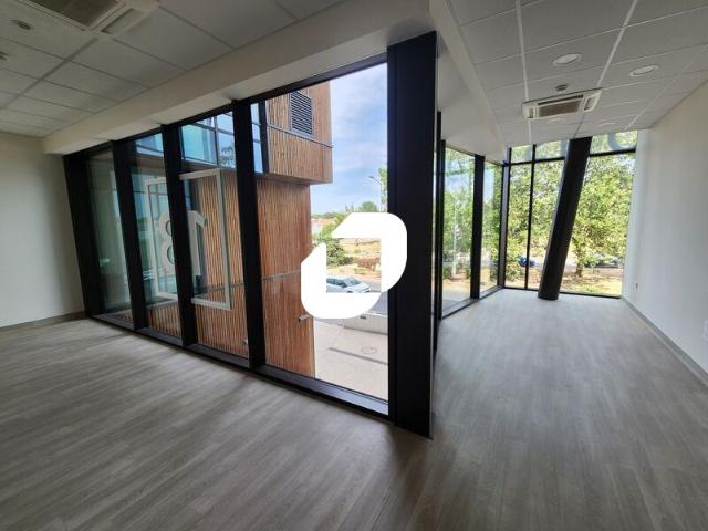 Bureaux à louer Le Port Marly Proche CH privé Europe et RER A