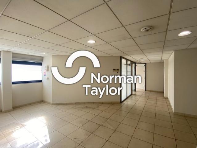 Bureaux à louer Montpellier Près d'Arènes Rez de chaussée
