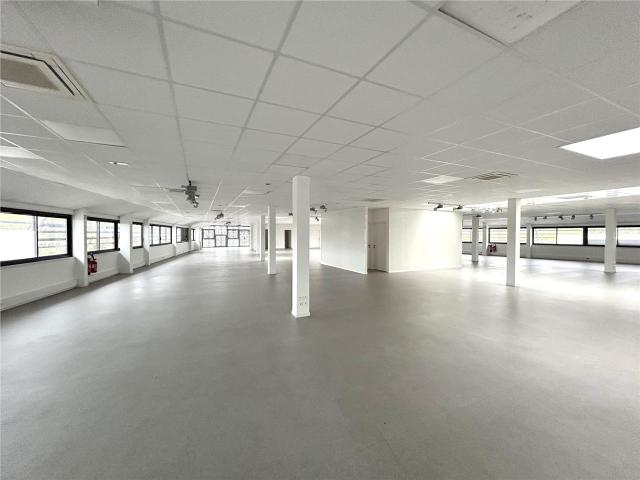Bureaux à louer Mérignac Chemin Long Tram F et rocade