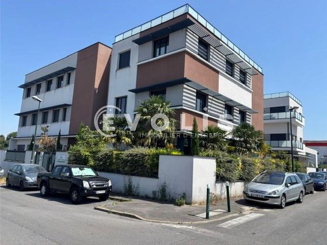Bureaux à louer Noisy le Grand zone Varenne Proximité RER et A4