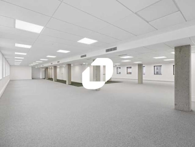 Bureaux à louer Nanterre RER A et E à proximité immédiate