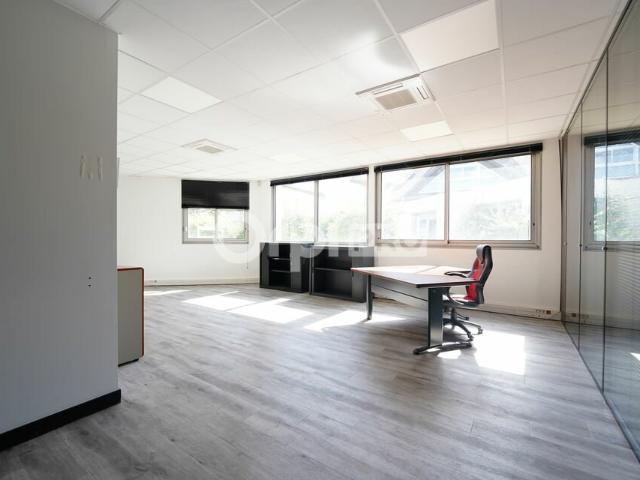 Bureaux à louer Saint Maurice de Beynost Proche A42 et gare