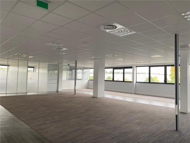 Bureaux à louer Saint Priest Parc Techno près du Tram T2