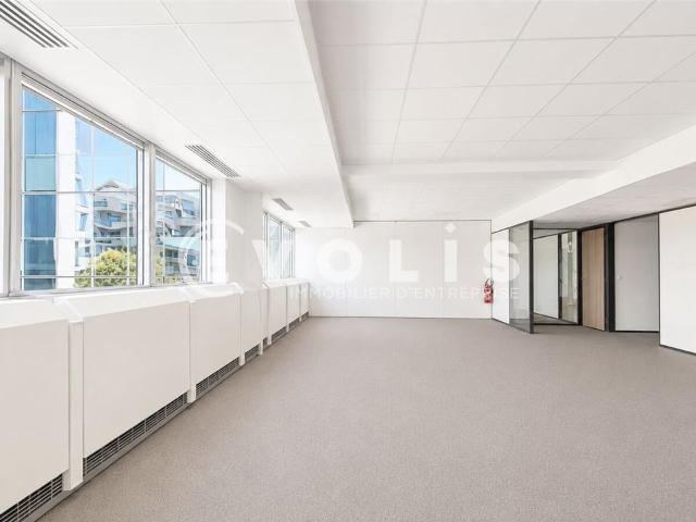 Bureaux à louer Suresnes Vue Seine, tram T2, gare SNCF