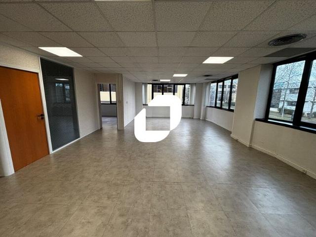 Bureaux à louer Parc de Crécy Proche Lyon 9 et accès autoroutier