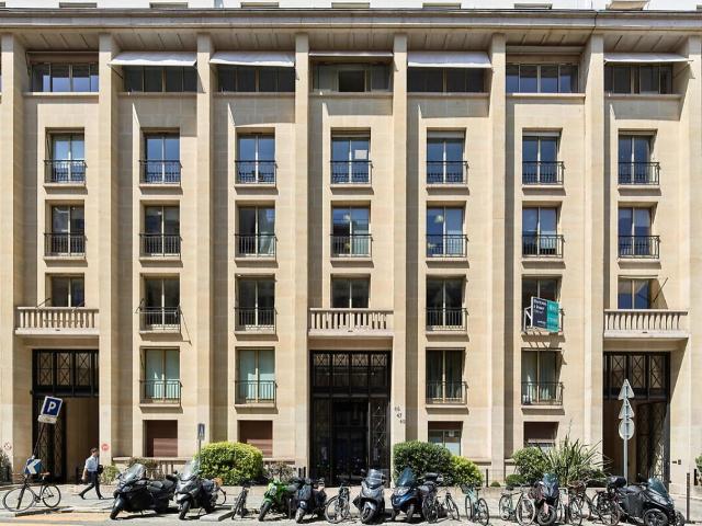 Bureaux à louer Paris 8 480 m² PLUG & PLAY