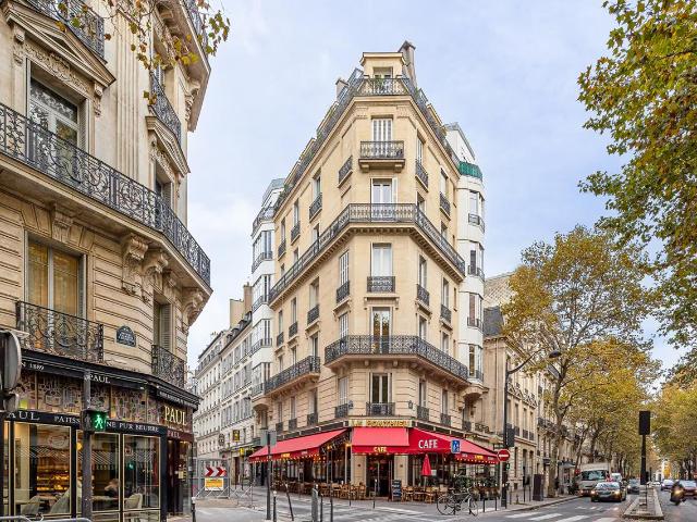Bureaux à louer Paris 8 Ascenseur et climatisation