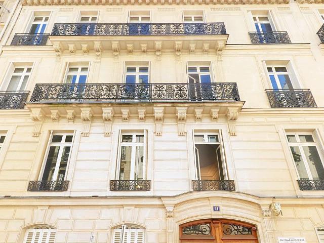 Bureaux à louer Paris 8 Proche gare Saint Lazare