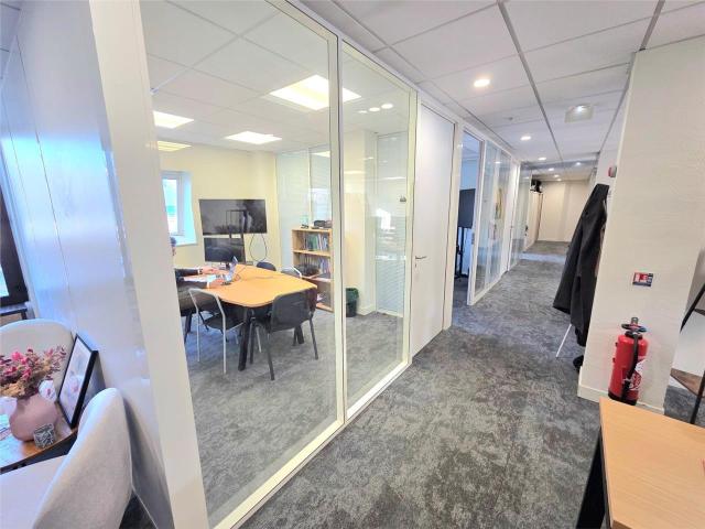 Bureaux à louer Paris 9 Quartier dynamique et bien desservi