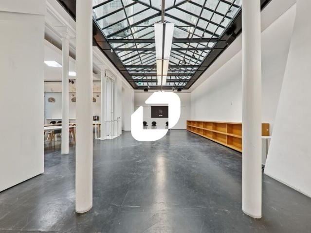 Bureaux à louer Paris 9 sous verrière Métro Grands Boulevards