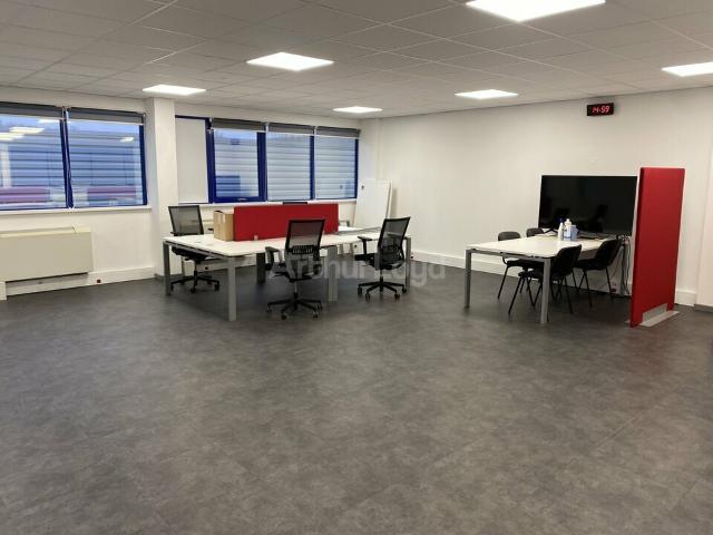 Bureaux à louer Pulversheim Zone d'activités avec parking