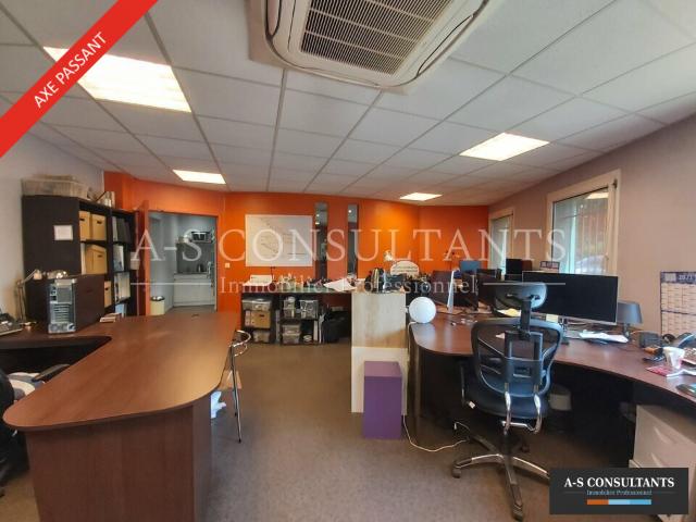 Bureaux à louer Toussieu Proche A43, accès gros porteur