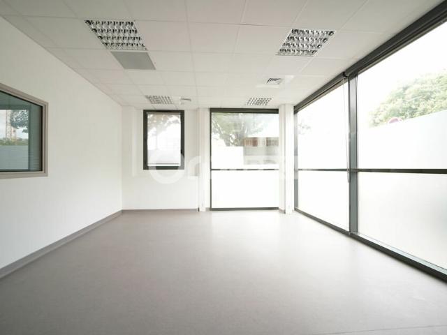 Bureaux à louer Vaulx en Velin Proche A42 et bus