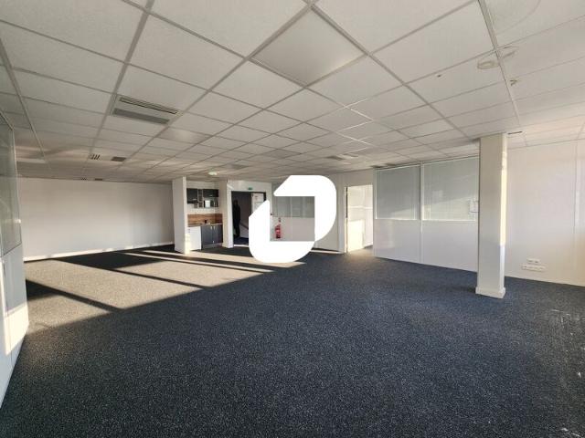 Bureaux à louer Vélizy Proche A86, N118 et Tram T6