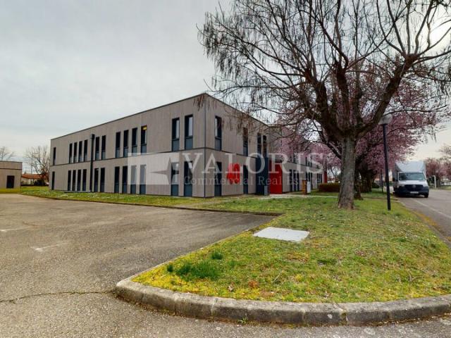 Bureaux à louer Vénissieux Parc tertiaire réhabilité proche périphérique